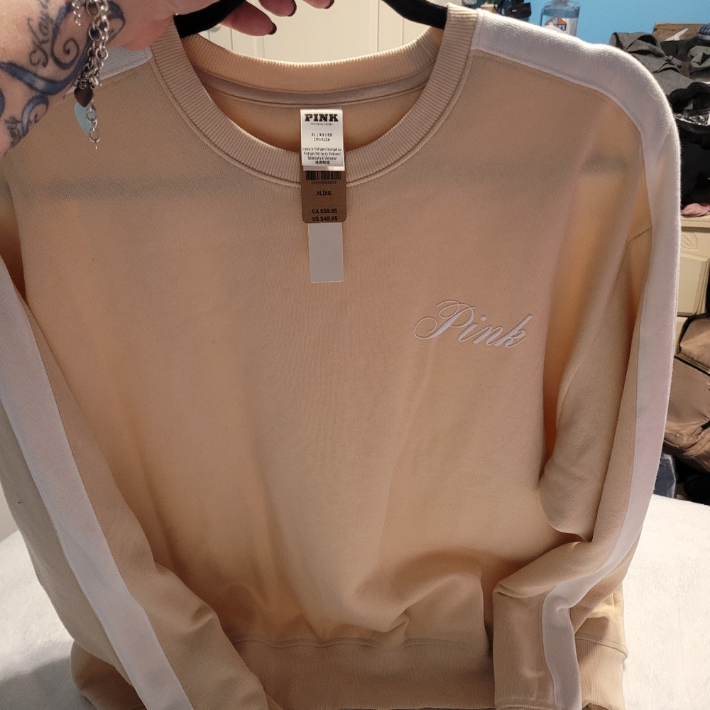 Pink brand crew neck.Make a reasonable offer.